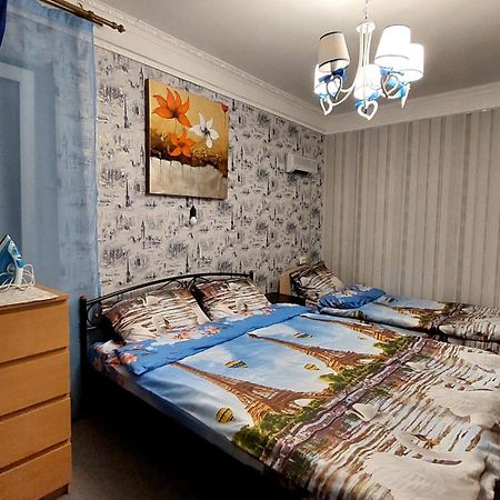 2 Bedroom Apartment Metro Vasilkovskaya Kyiv Exterior photo